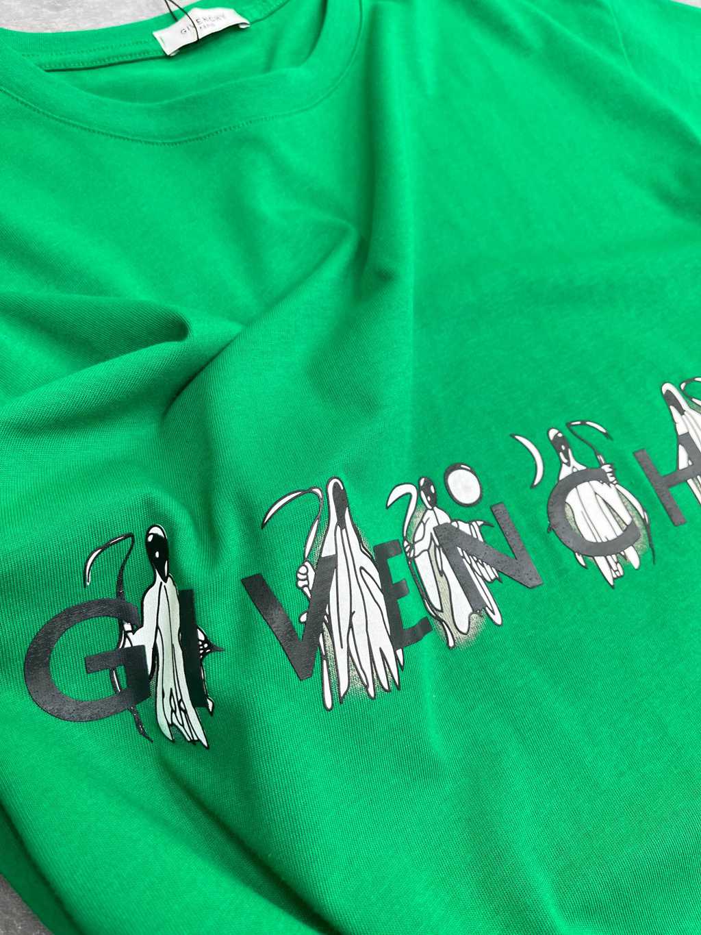 Givench* T-shirt